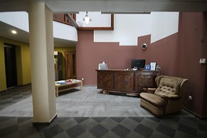 Seven Seasons Hotel