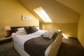 Seven Seasons Hotel