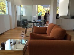 Infinity White Complex