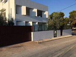 Infinity White Complex