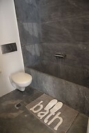 Infinity White Complex