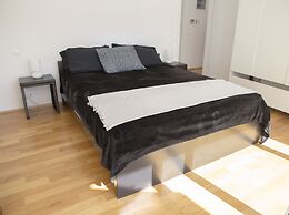 Infinity White Complex