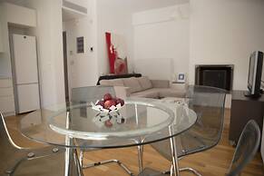 Infinity White Complex