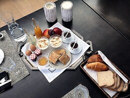 Infinity White Complex