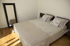 Infinity White Complex