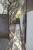 Infinity White Complex