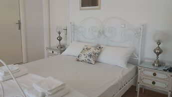 Estate Dafnopanagia Luxury Apartment