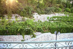 Estate Dafnopanagia Luxury Apartment