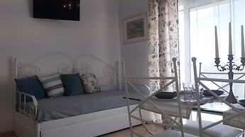 Estate Dafnopanagia Luxury Apartment