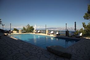 Estate Dafnopanagia Luxury Apartment