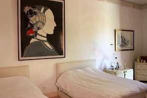 Palais Claudio Bravo