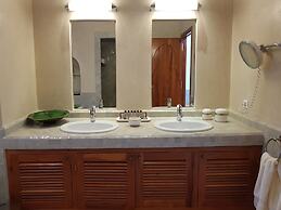 Palais Claudio Bravo