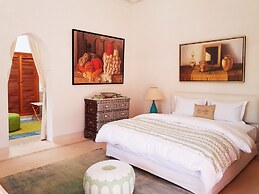 Palais Claudio Bravo