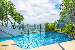 Ami Splendid Rooftop Pool