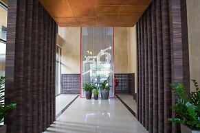 Ami Splendid Rooftop Pool