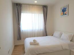 Ami Splendid Rooftop Pool