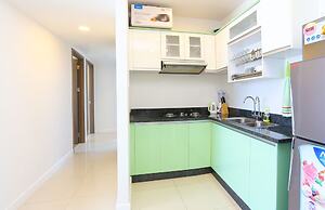 Ami Splendid Rooftop Pool