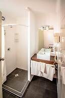 Daydream Motel and Apartments