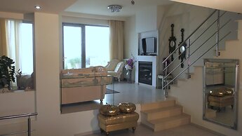 Beach Front Villa Maria