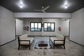 Hotel Ashray Inn Express