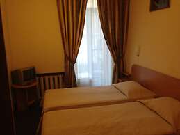 Rinaldi na Grecheskom