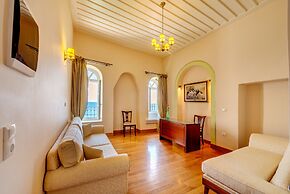 Apollonion Palace Hotel