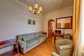 Apollonion Palace Hotel