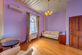 Apollonion Palace Hotel