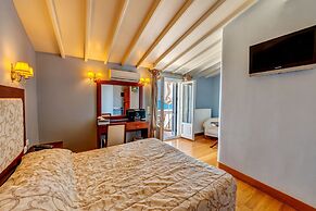 Apollonion Palace Hotel