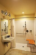 McAllister Inn & Lodging