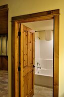 McAllister Inn & Lodging