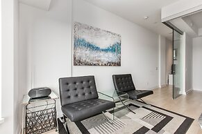 QuickStay - Chic in Yorkville (Yonge & Bloor)