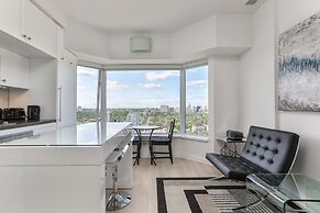 QuickStay - Chic in Yorkville (Yonge & Bloor)