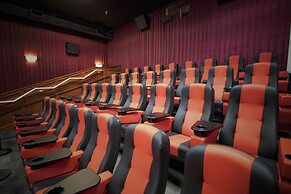 Portlander Inn and Marketplace