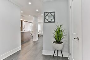 QuickStay - Classy 5brm House in Vaughan