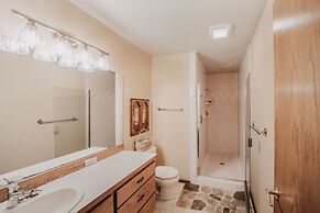 29sl - Hot Tub - Sauna - Bbq - Shuffle Board - Sleeps 11 3 Bedroom Hom