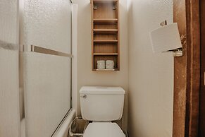 41sw - Sauna - Wifi - Fireplace - Sleeps 8 3 Bedroom Home by Redawning