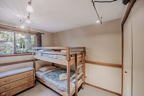 41sw - Sauna - Wifi - Fireplace - Sleeps 8 3 Bedroom Home by Redawning