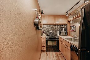 41sw - Sauna - Wifi - Fireplace - Sleeps 8 3 Bedroom Home by Redawning