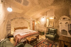 Charming Cave Hotel