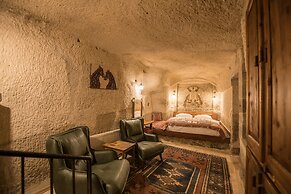 Charming Cave Hotel