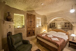 Charming Cave Hotel