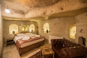 Charming Cave Hotel