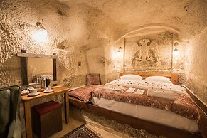 Charming Cave Hotel