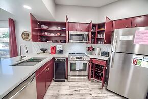 Wine & Dine IC 309 2 Bedroom Condo by RedAwning