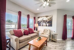 Wine & Dine IC 309 2 Bedroom Condo by RedAwning