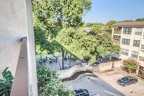 Wine & Dine IC 309 2 Bedroom Condo by RedAwning