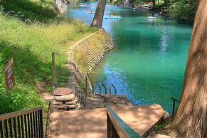 Delroy Curly Rays Comal  Cw C211 2 Bedroom Condo by RedAwning