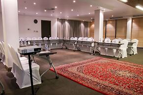 Legend Hotel Lagos Airport, Curio Collection by Hilton