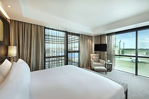 Legend Hotel Lagos Airport, Curio Collection by Hilton